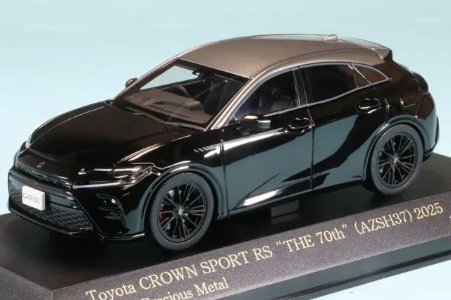 カーネル 1/43 トヨタ クラウンスポーツ RS “THE 70th” (AZSH37) 2025 ブラック / プレシャス メタル 300個　CN432502