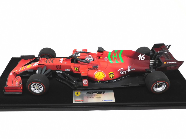 ミュージアムコレクション 1/18 フェラーリ SF21 