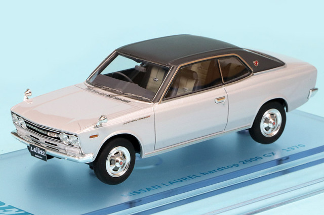ENIF 1/43 ニッサン ローレル 2000GX 2ドア ハードトップ 1970 グランドシルバー/レザートップ　ENIF0052