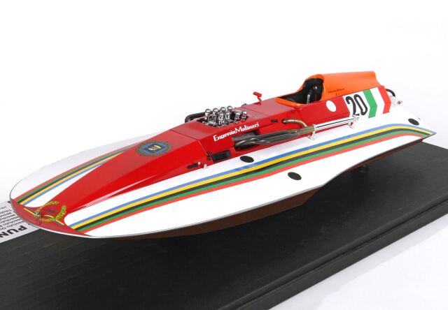 [予約] BBR  1/18 モーターボート モリナリ 4ポイント　FER003