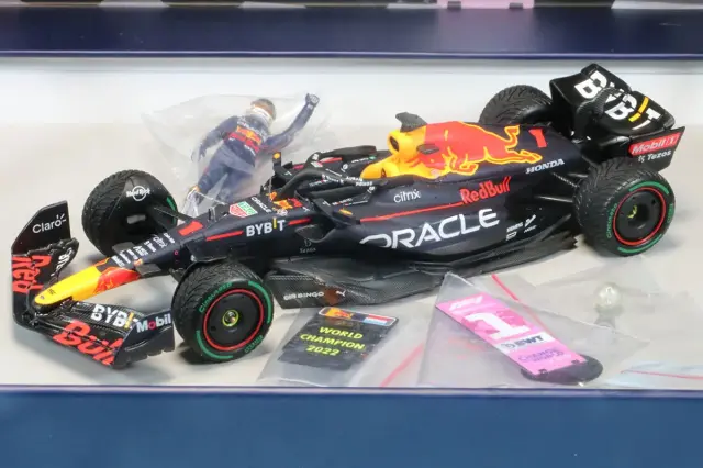 GPワールド特注スパーク 1/43 レッドブル RB18 2022 ワールドチャンピオン M.フェルスタッペン　GPW2022