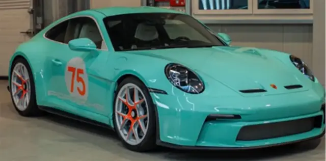 [予約] GTスピリット 1/18 ポルシェ 911(992) 2025 グリーン　GTS1019