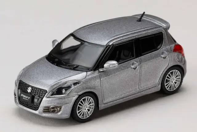 [予約] ホビージャパン 1/64 スズキ スイフトスポーツ (ZC32S) プラチナシルバーメタリック　HJ641082S