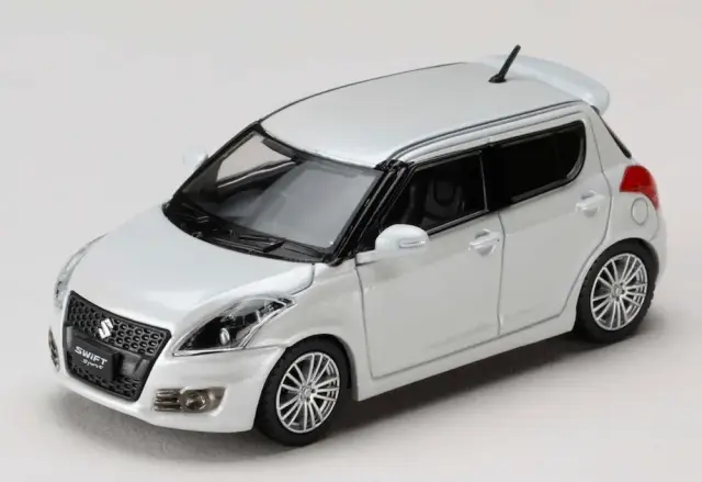[予約] ホビージャパン 1/64 スズキ スイフトスポーツ (ZC32S) スノーホワイトパール　HJ641082W