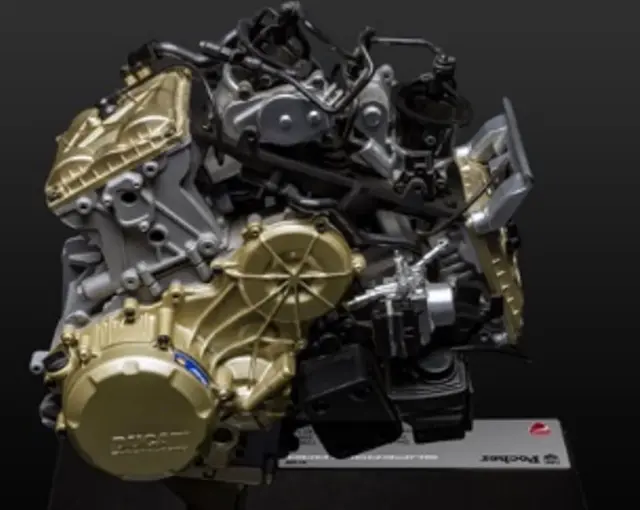 [予約] ポケール 1/4 塗装済みダイキャスト/プラパーツキット ドゥカティ スーパークアドロ V2 エンジン HKM124