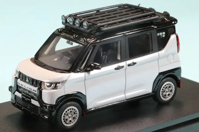 ハイストーリー 1/43 ミツビシ デリカミニ 2023 カスタマイズ ホワイトパール×ブラックマイカ　HS545WH
