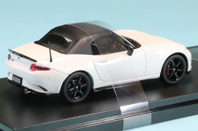 マツダ　NDロードスター 1/43ミニカー　ホワイトパールマイカ マツダ ロードスター (ND) 990S 2022 スノーフレークホワイトパール
