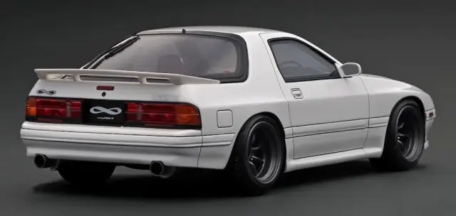 イグニッションモデル IG2944 1/43 RX-7 アンフィニ エンジン付き ignition model（イグニッションモデル） 1/43 マツダ サバンナ RX-7