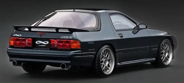 予約] イグニッションモデル 1/18 マツダ サバンナ RX-7 インフィニ