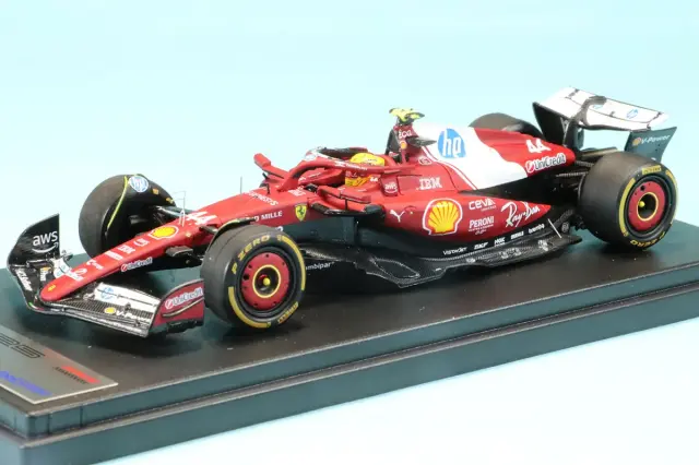 スパーク/ルックスマート 1/43 フェラーリ SF-25 中国GP スプリントレース 2025 L.ハミルトン ポールトゥウィン　LSF1074