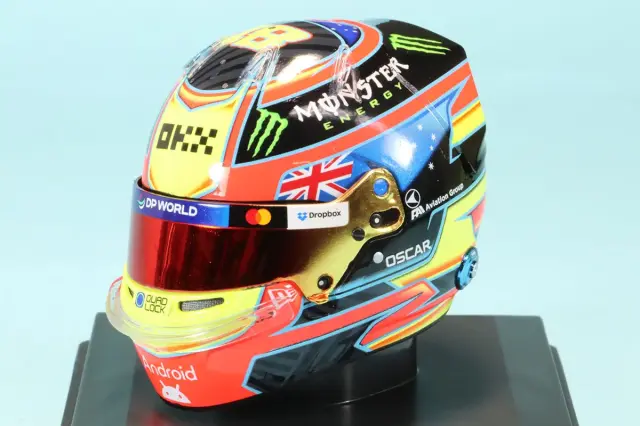 スパーク 1/5 ヘルメット マクラーレン オスカー ピアストリ   2025　5HF196