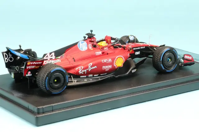 スパーク/ルックスマート 1/43 フェラーリ SF-23 フィオラノテスト