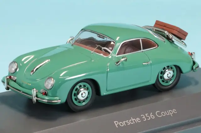 スパーク/シュコー 1/43 ポルシェ 935 クーペ グリーン スリーブ破れ　450725400