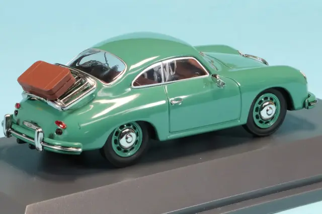 スパーク/シュコー 1/43 ポルシェ 935 クーペ グリーン スリーブ破れ