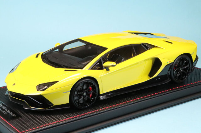 MRコレクション 1/18 ランボルギーニ アヴェンタドール アルティメイト ベレヌスイエロー　LAMBO050D