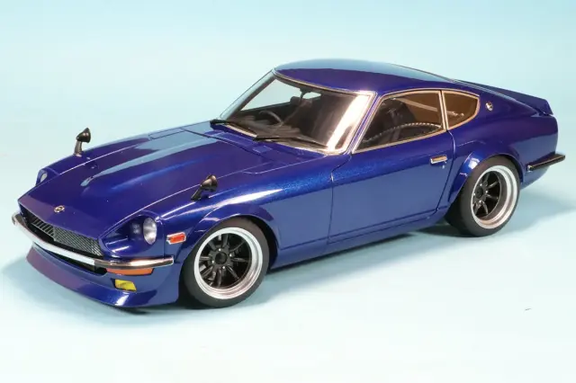 オートアート 1/18 ニッサン フェアレディZ (S30) 「湾岸ミッドナイト」 悪魔のZ (第1巻仕様) 77453