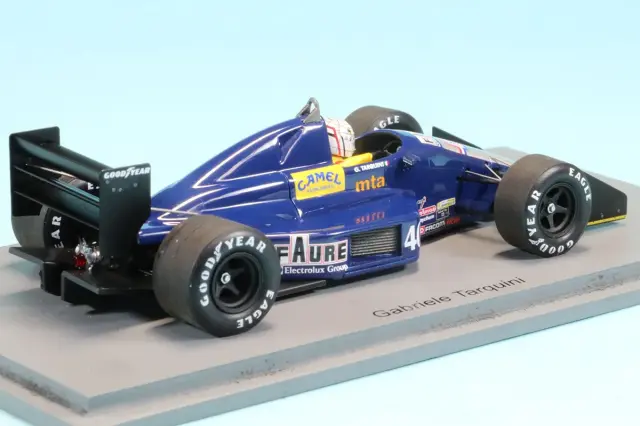 プレミアムX 1/43 ジープ ワゴニア 1989 ボルドー ミニカー プレミアムX 1/43 ジープ ワゴニア 1989 ボルドー モデルカー ミニカー