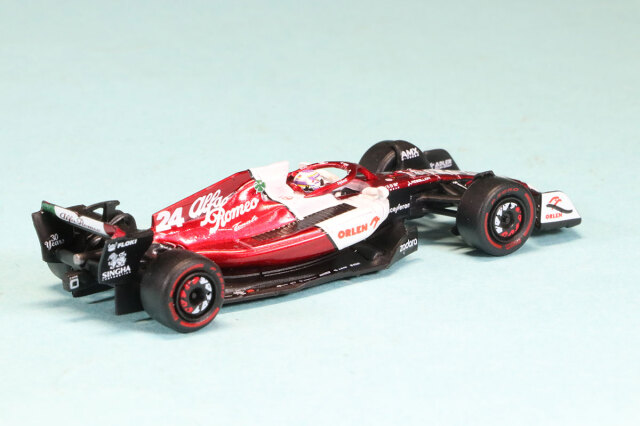 スパーク 1/64 アルファロメオ F1チーム オーレン C42 2022 周冠宇 Y261