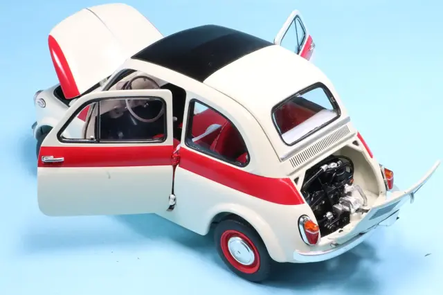 京商 1/18 フィアット ヌォーバ 500 スポーツ ライトグレー/レッド