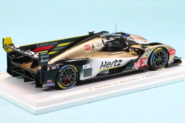 スパーク 1/43 キャデラック Vシリーズ.R No.38 キャデラック ハーツ