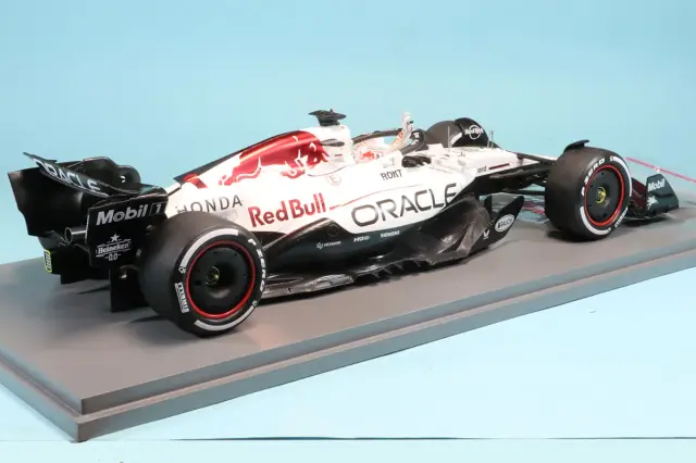 スパーク 1/18 レッドブル RB21 日本GP 2025 M.フェルスタッペン