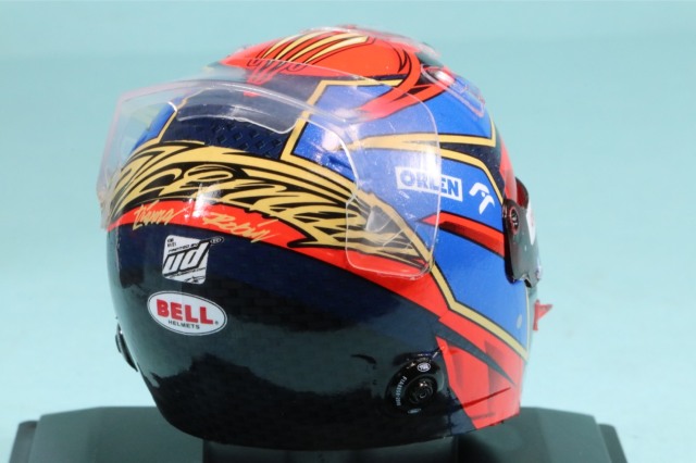 新品 Bell製 K.ライコネン 1/2ヘルメット アルファロメオ
