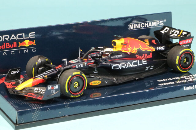 ミニチャンプス 1/43 オラクル レッドブル レーシング RB18 サウジアラビアGP 2022 Winner M.フェルスタッペン　417220101