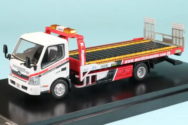 タイニー 1/64 ヒノ 300 World Champion レッカー車 ATC66260 ミニカー