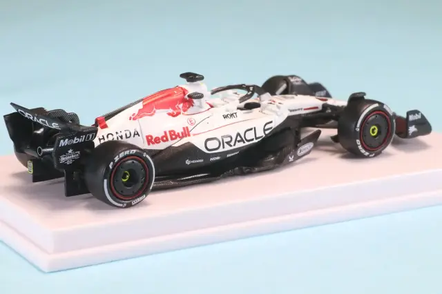 CLDC特注ミニチャンプス 1/64 オラクル レッド ブル レーシング RB21