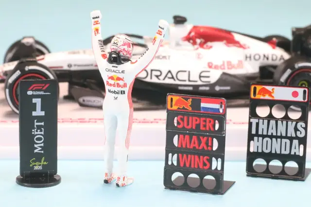 CLDC特注ミニチャンプス 1/64 オラクル レッド ブル レーシング RB21