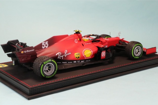 Amazon | 1/18 フェラーリ F21 サインツ ケース付き ブラーゴ