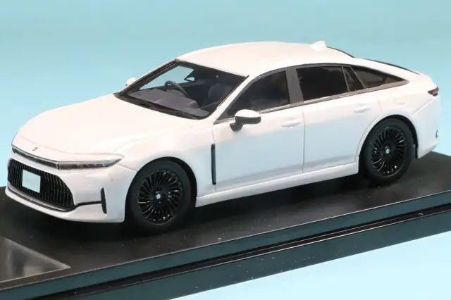 ハイストーリー 1/43 トヨタ クラウン Z ブラックパッケージ 2024 プレシャスホワイトパール HS525WH