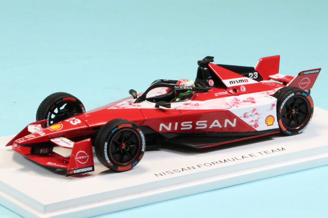スパーク 1/43 ニッサン No.23 Sacha Fenestraz フォーミュラー
