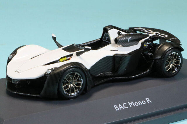 シュコー 1/43 BAC Mono R ホワイト　450924600