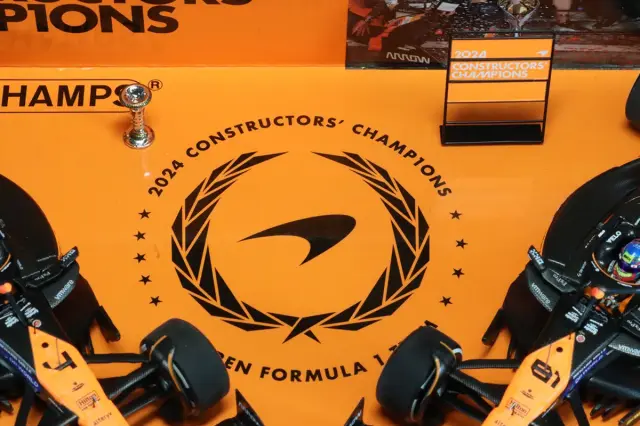 ミニチャンプス 1/43 マクラーレン MCL38 ノリス/ピアストリ アブダビ