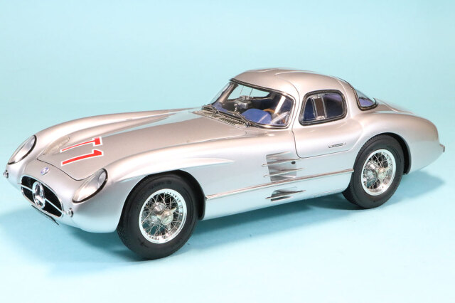 CMC 1/18 メルセデスベンツ 300 SLR クーペ 1955 RAC ツーリストトロフィー 1955 ヴォルフガング・フォン・トリップス 限定1,000台　M-245
