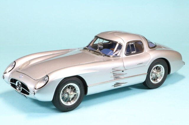 CMC 1/18 メルセデスベンツ 300 SLR クーペ 1955 スウェーデンGP 1955 ルドルフ・ウーレンハウト 限定1,000台