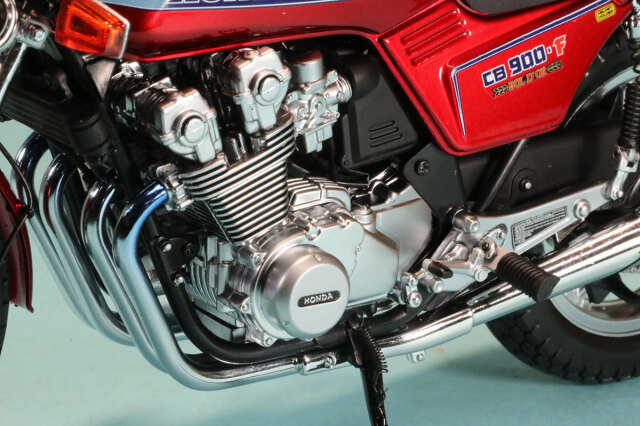 ミニチャンプス 1/12 ホンダ CB 900 F ボルドール 1978 レッド 122161901