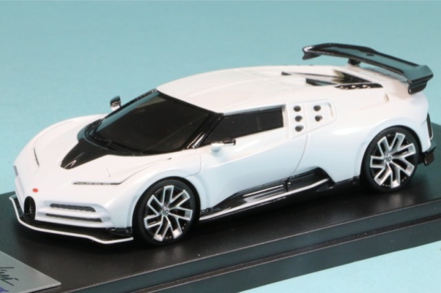ルックスマート 1/43 ブガッティ チェントディエチ ペブルビーチ コンクール デレガンス 2019 EB110 オマージュモデル ホワイト　LS513A