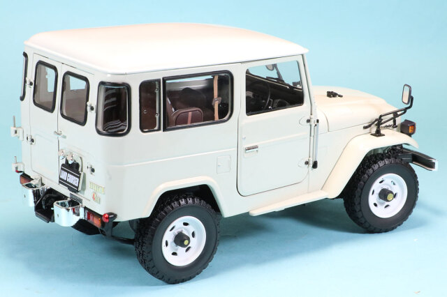 京商 1/18 トヨタ ランドクルーザー 40 バン BJ42V ホワイト フル開閉
