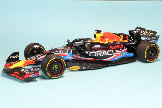 ミニチャンプス 1/18 レッドブル RB19 マックス フェルスタッペン オースティンGP 2023 ウィナー 　110231901