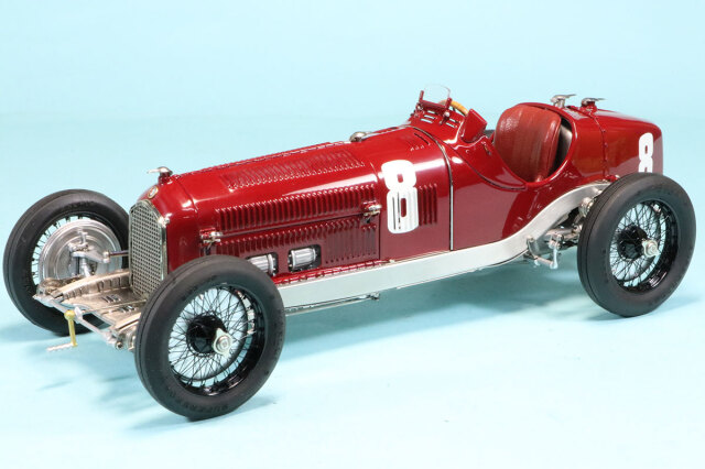 CMC 1/18 アルファロメオ P3 イタリア GP 1932 No.8 ヌヴォラーリ ウィナー　M-219