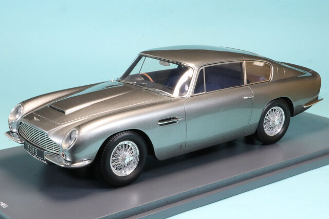 シュコー 1/18 アストンマーチン DB4 Mk.2 1965 シルバー　450065200