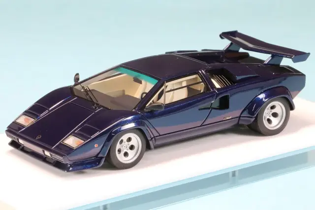 ランボルギーニ カウンタック 1/43 ウォルターウルフEIDOLON ランボルギーニ カウンタック 1/43 ウォルターウルフEIDOLON