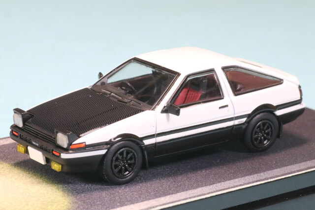ホビージャパン 1/64 トヨタ スプリンター トレノ GT APEX AE86 頭文 字D エンジン搭載モデル 藤原拓海 VS 舘 智幸　HJ641052DD