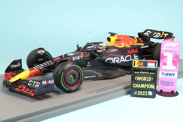 スパーク 1/18 レッドブル RB18 日本 GP 2022 M.フェルスタッペン 
