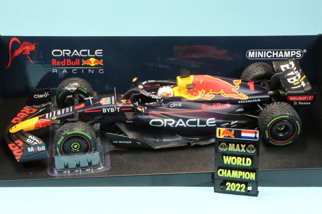 ミニチャンプス 1/18 レッドブル RB18 日本GP 2022 マックス フェルスタッペン ウィナー ピットボード付き　110221801
