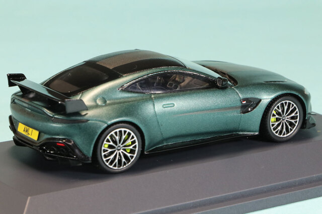 シュコー 1/43 アストン マーチン ヴァンテージ F1 グリーン 450925700