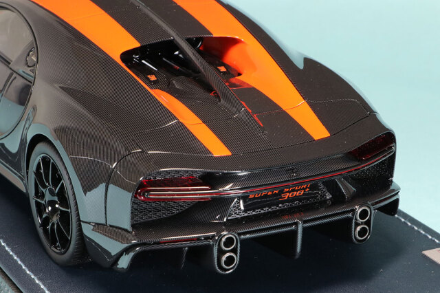 MRコレクション 1/18 ブガッティ シロン 時速482.80km 最高速