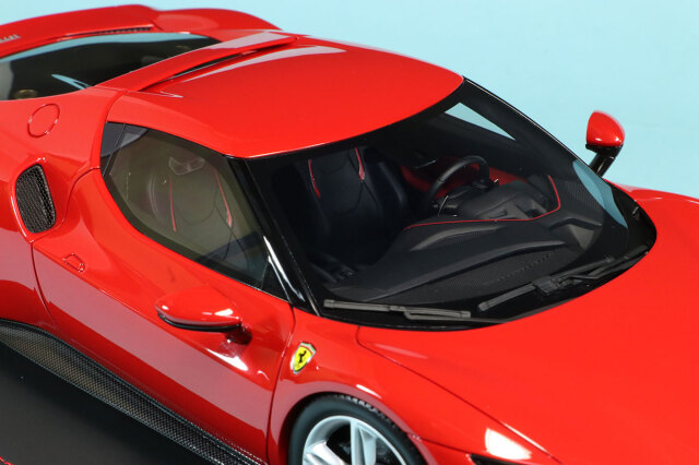BBR 1/18 フェラーリ 296 GTB ロッソコルサ322 ディスプレイケース付き